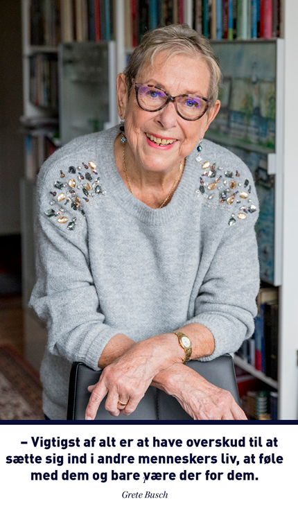 Grete har rejst verden rundt og er nu frivillig i mødestedet Café Nora, der ligger i Mjølnerparken. Foto: Mew  