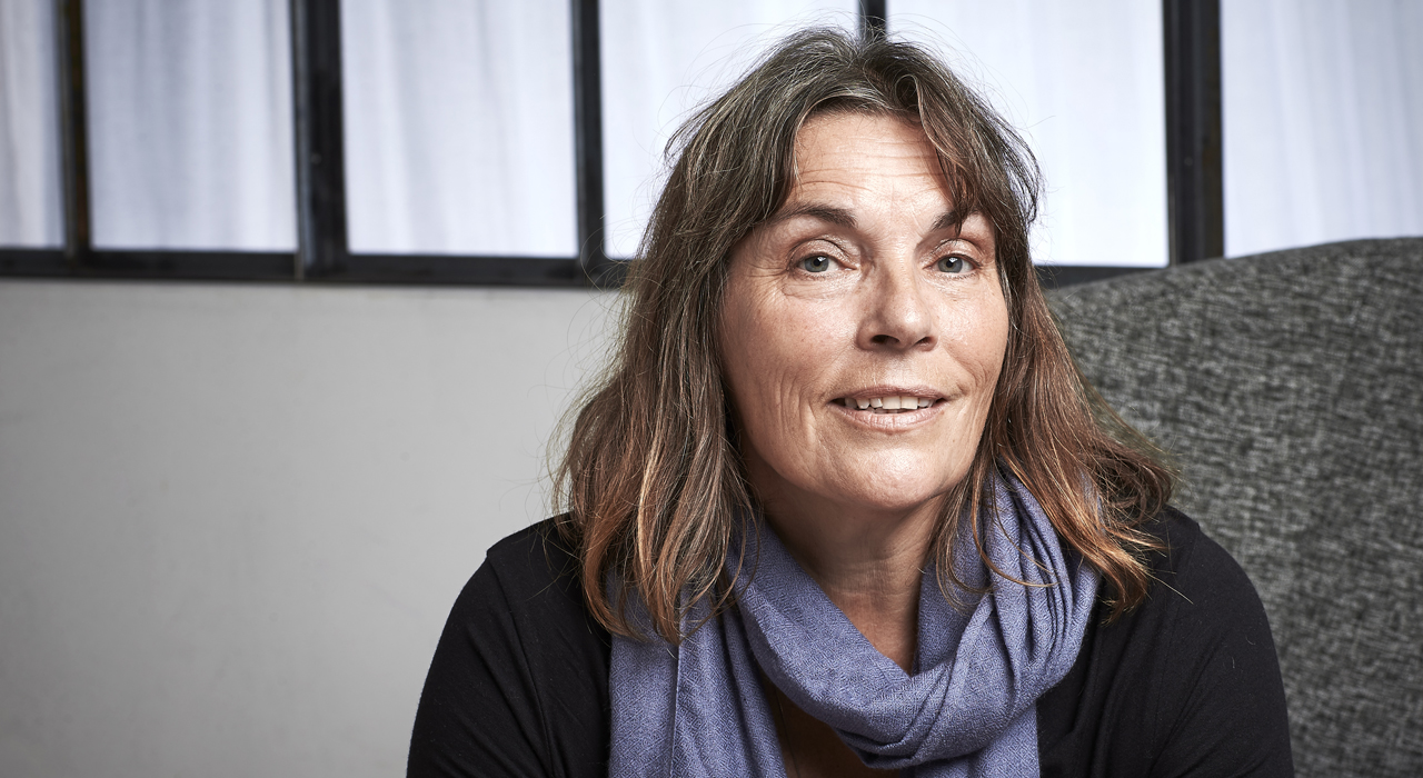 Frivillige i Ældre Sagens vågetjenest giver hjælpe og støtte i den sidste tid til den døende og de pårørende. 